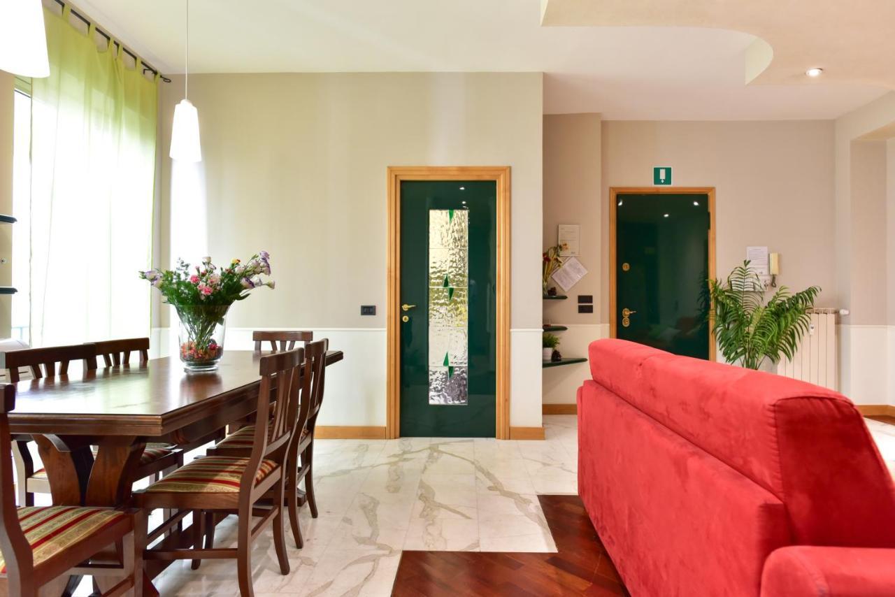 Elegant & Cozy Apartment In The Heart Of Roma Ngoại thất bức ảnh
