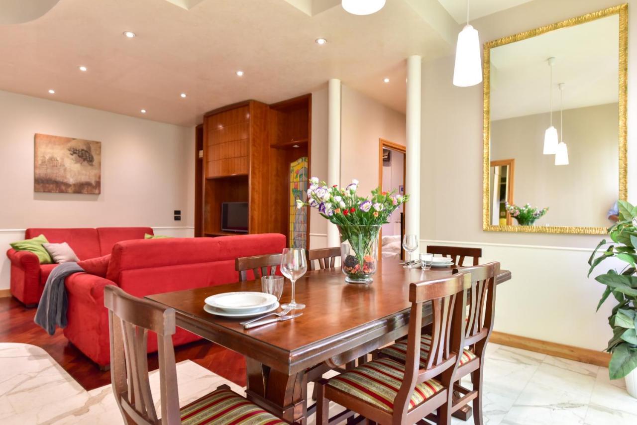 Elegant & Cozy Apartment In The Heart Of Roma Ngoại thất bức ảnh