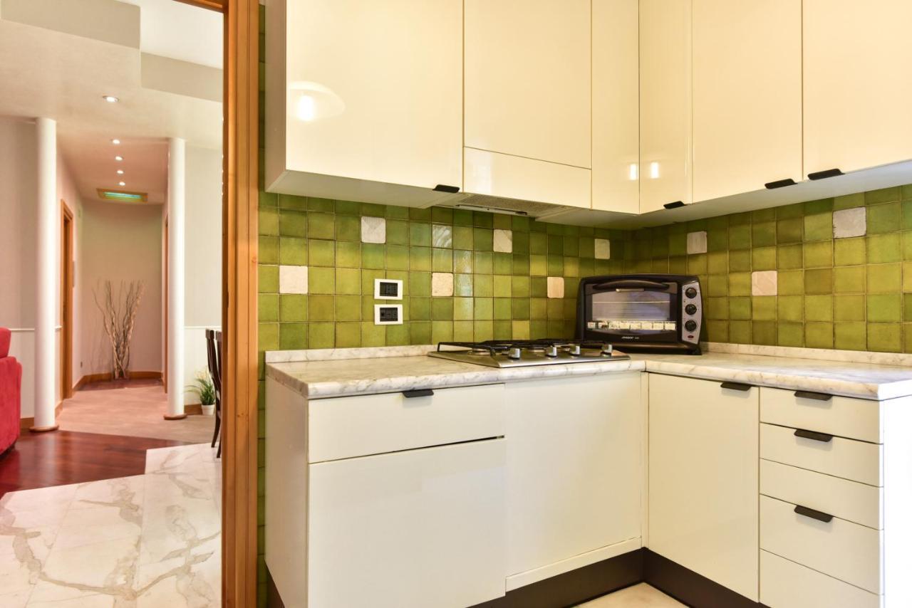 Elegant & Cozy Apartment In The Heart Of Roma Ngoại thất bức ảnh