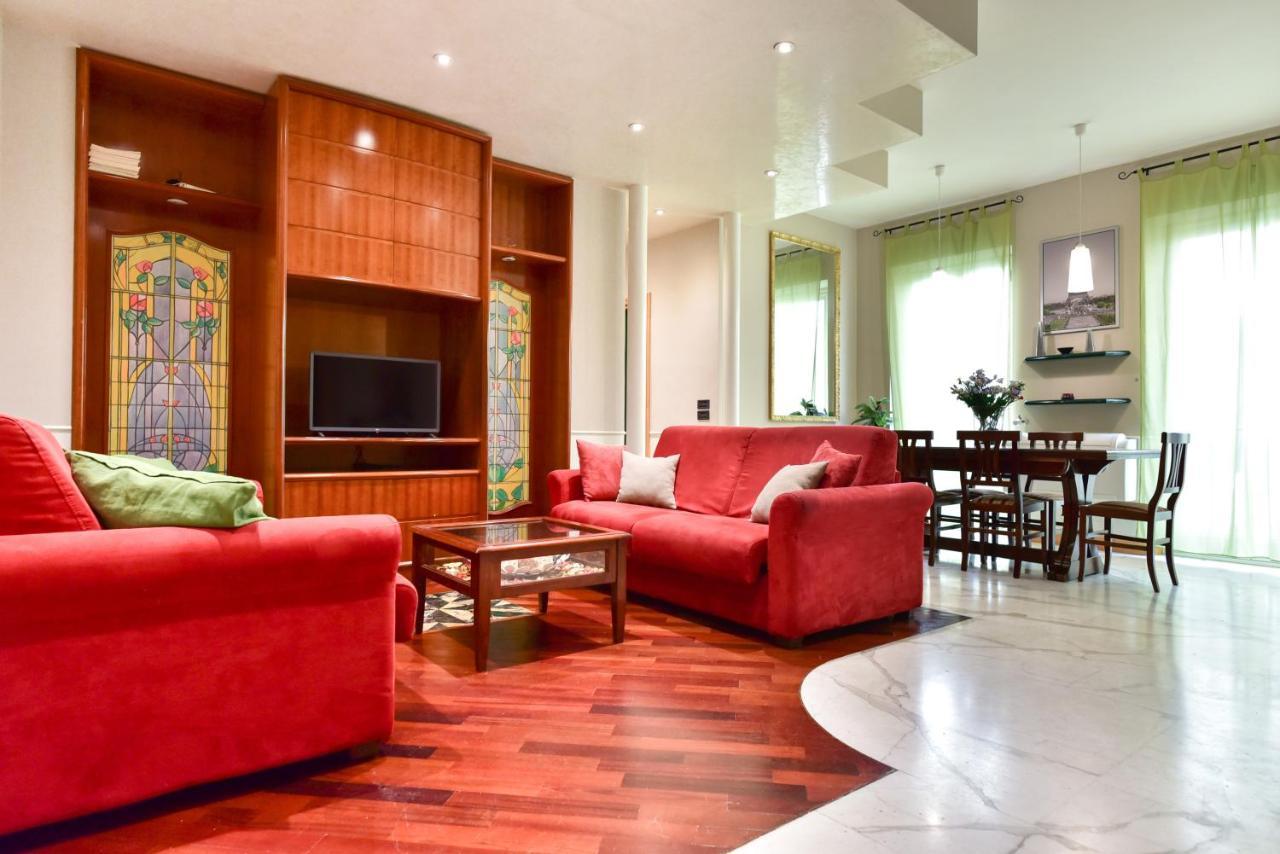 Elegant & Cozy Apartment In The Heart Of Roma Ngoại thất bức ảnh