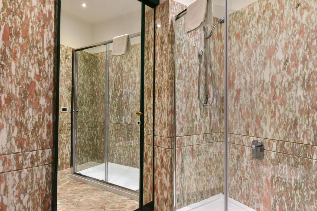 Elegant & Cozy Apartment In The Heart Of Roma Ngoại thất bức ảnh